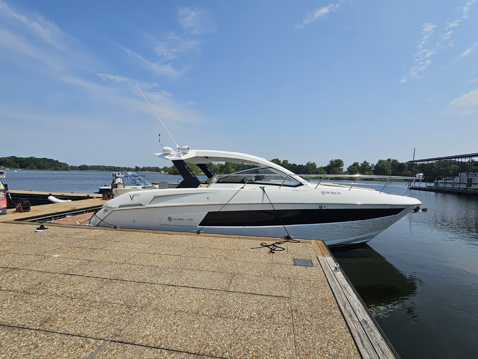 Cruiser yacht at dock